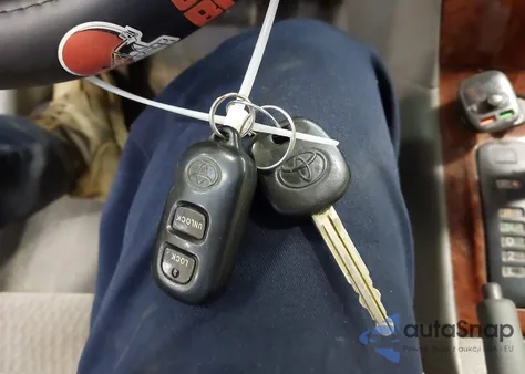 2008 Toyota Corolla Le z USA, uszkodzony, nr VIN 2T1BR32E28C863473